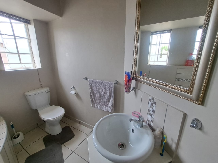 To Let 3 Bedroom Property for Rent in Waterval East North West